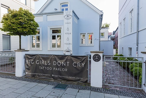 Big Girls Don't Cry Tattoo Parlor Oldenburg