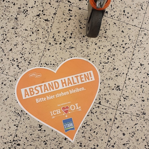 ILO Fußboden Sticker Supermarkt — aktiv & irma